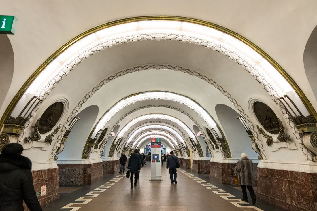 Die Metro (U-Bahn) in St. Petersburg, Russland