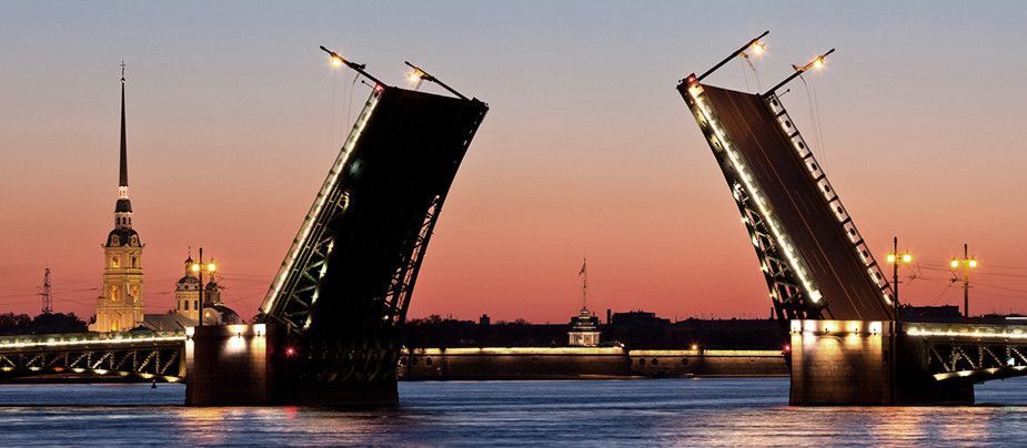 Die Palast-Brücke, St. Petersburg, Russland