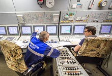 ZUM NORDPOL MIT DEM ATOMEISBRECHER 50 LET POBEDY
