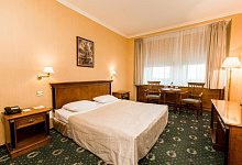 Hotel Azimut 4* in Jakutsk, Jakutien, Halb Lux