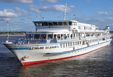 Lena-Flussreisen Sibirien-Kreuzfahrten. MS D. Bedni