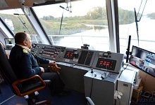 Flussreisen durch Weissrussland. MS Belaya Russ, Kapitänsbrücke