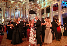 Der Dresdner Opernball in St. Petersburg