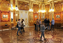 Zarskoje Selo (Zarendorf) der Katharinenpalast, das Bernsteinzimmer, Russland