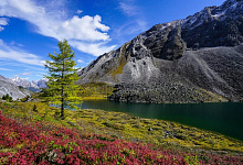 Sajan-Berge in Sibirien. Natur am Baikalsee in Russland