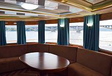 Der Salon MS "Bliznjak"