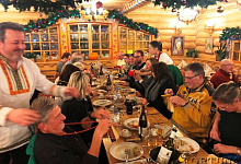 Restaurant Podworje, Pawlowsk. Silvester in Russland