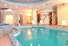 Hotel Izmailovo Delta 4* in Moskau in Russland. Schwimmbad