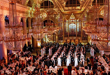 Der Dresdner Opernball in St. Petersburg