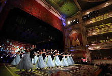 Der Dresdner Opernball in St. Petersburg