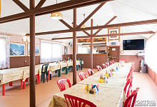 Erholungszentrum in den Sajan-Berge „Schumak“. Cafe