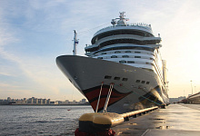 Passagierhafen Maritime Fassade (Morskoj fasad) von St. Petersburg, Russland