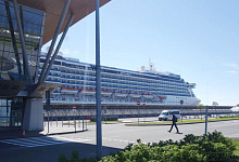 Passagierhafen Maritime Fassade (Morskoj fasad) von St. Petersburg, Russland