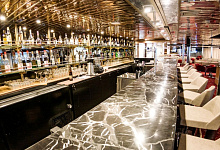 Kreuzfahrtschiff Knyaz Vladimir, Bar
