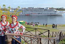 Jenissei-Kreuzfahrten, Schiffsreisen in Sibirien. Dorf Galanino